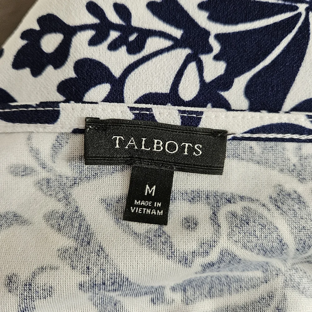 NWOT Talbots white & navy blue pin tuck shoulder blouse top Womens Medium - Picture 8 of 8